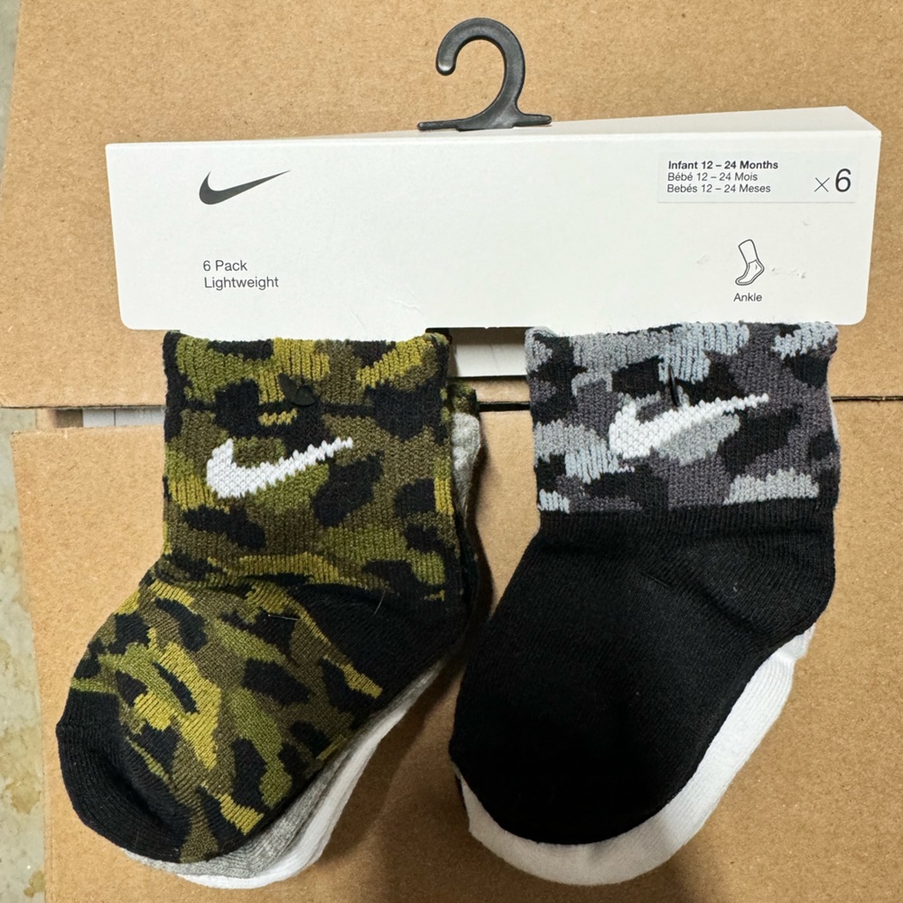 Nike socks 12-24 mth